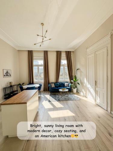 Luxury Parisian Designed 3 Bedroom Gem in Heart of Budapest — 4-Star Luxury Hotel in Budapest, Hungary