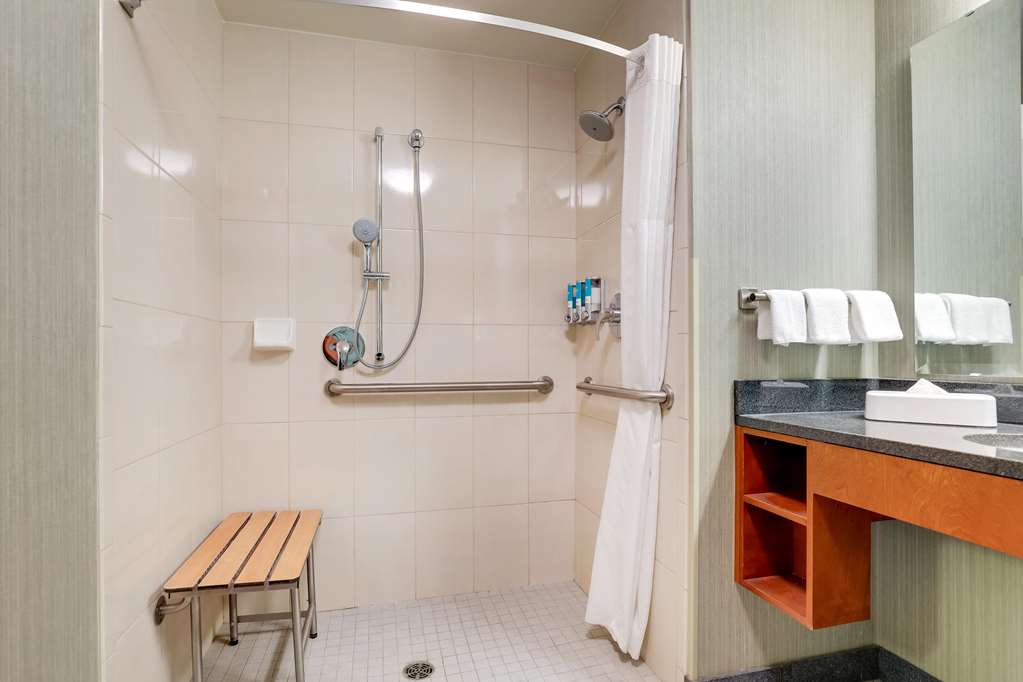 Drury Inn & Suites Grand Rapids - photo 45