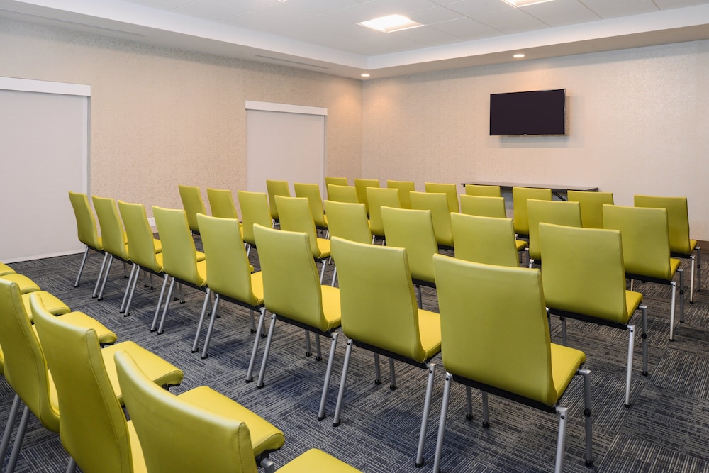 Holiday Inn Express & Suites Alachua Gainesville Area by IHG - photo 69
