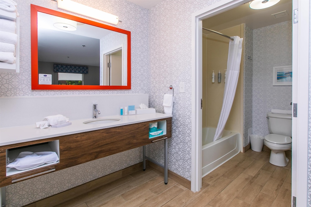 Hampton Inn & Suites Wilder - photo 26