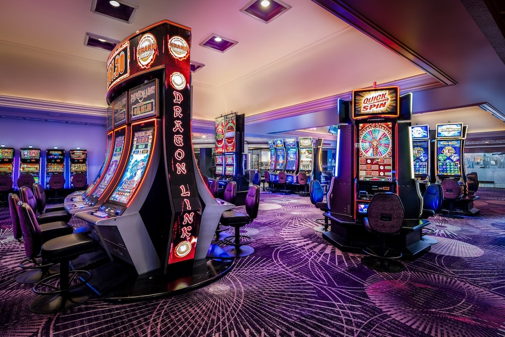 Harrah s Las Vegas A Caesars Rewards Destination - photo 61