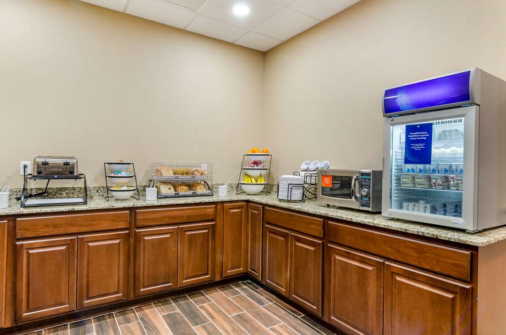 Comfort Inn & Suites Salina North - photo 28