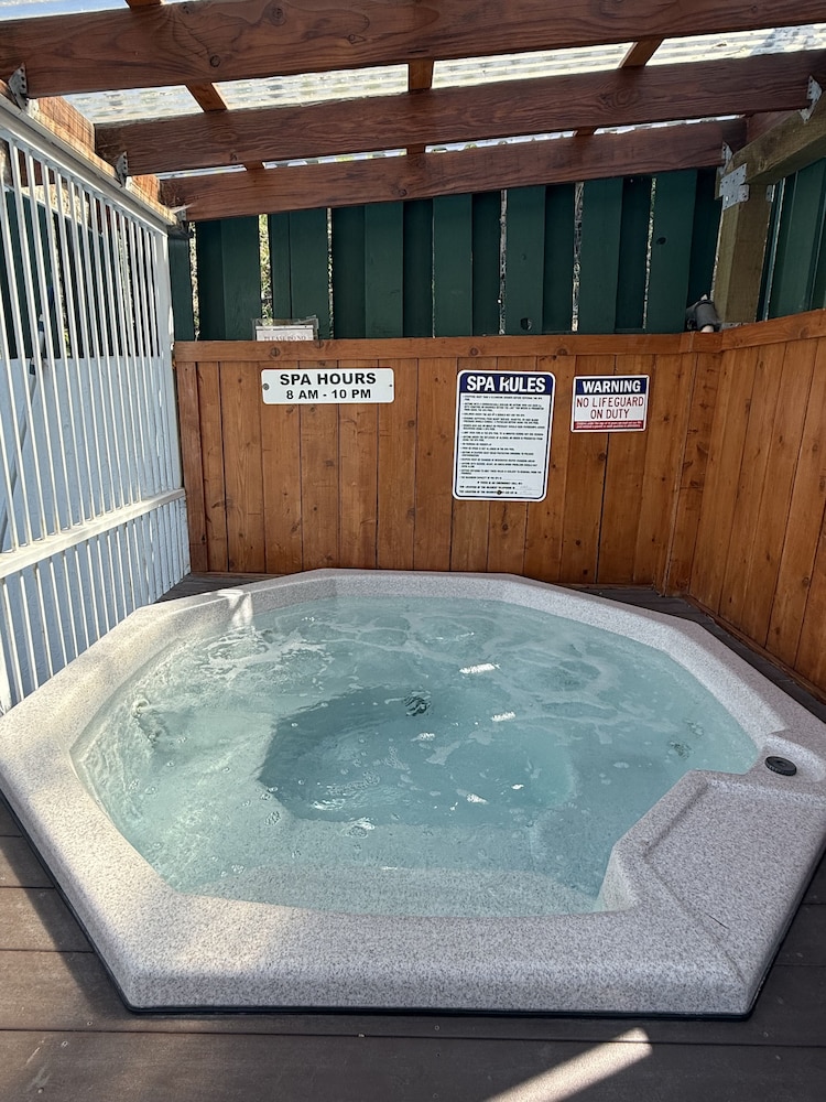 Apple Inn Motel - photo 55