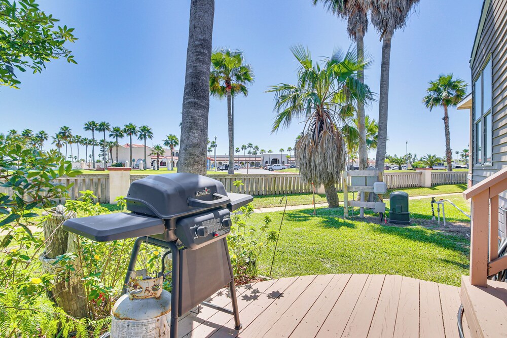 Resort style Perks & Deck at Port Isabel Home - photo 7