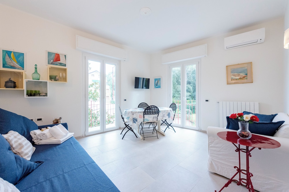 Blissful Flat for 6 Close To The Beach — 4-Star Luxury Hotel in Santa Margherita Ligure, Italy