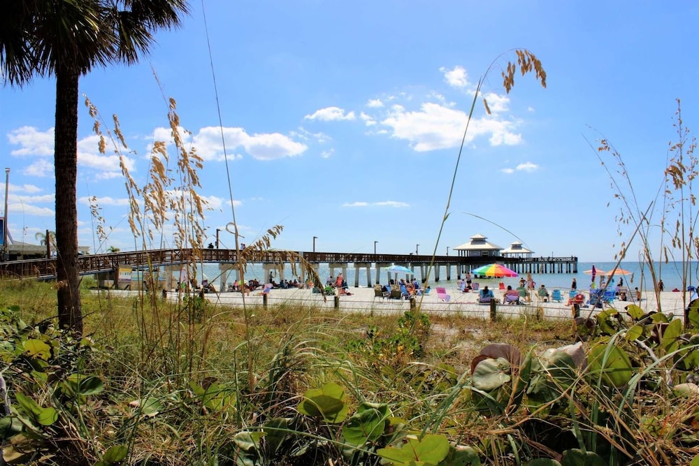 Fort Myers Couples Getaway - photo 27