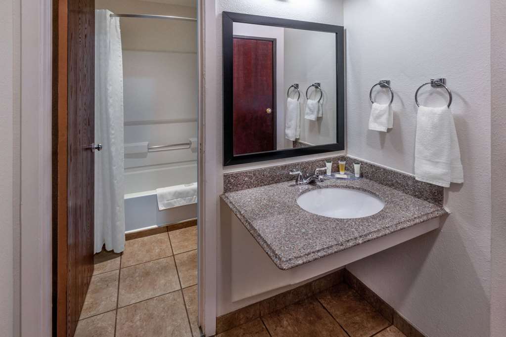 Super 8 by Wyndham Clayton - photo 15