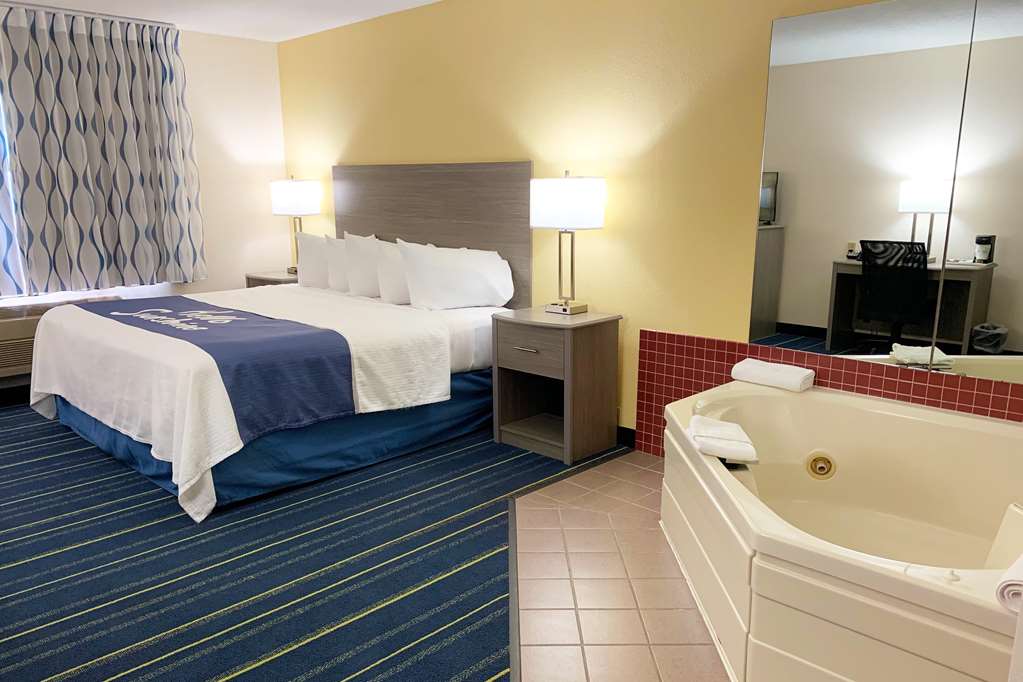 Days Inn by Wyndham Hinckley - photo 13