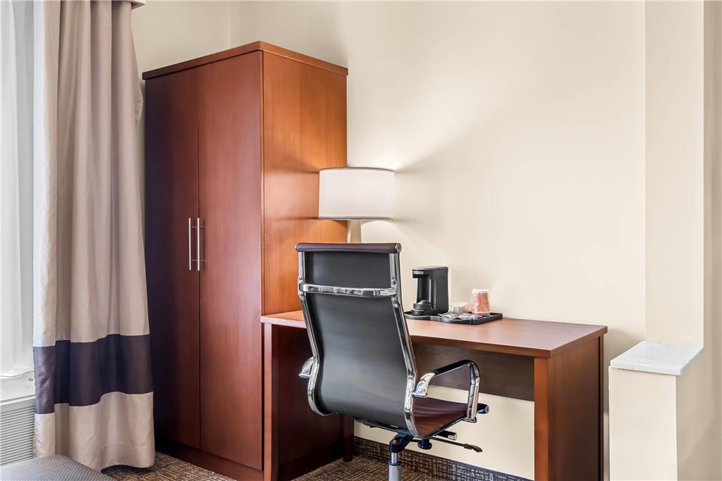 Comfort Suites near Camp Lejeune - photo 17