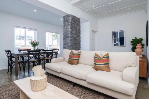 Contemporary Two Bedroom House in Greenpoint