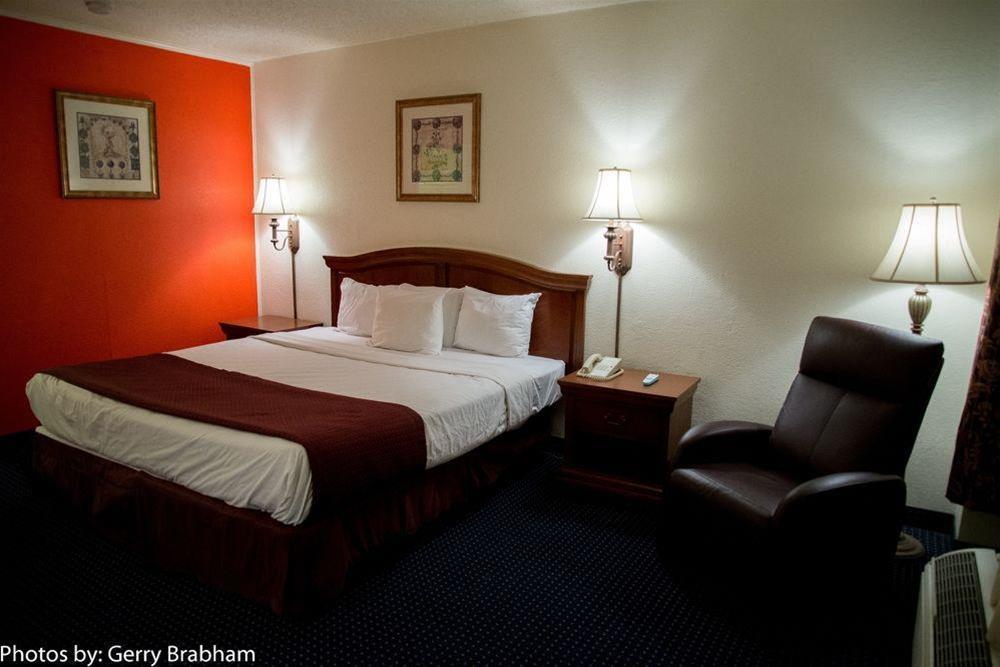 Rocky Mount Inn - photo 6