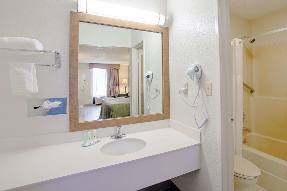Quality Inn & Suites Live Oak I 10 Exit 283 - photo 24