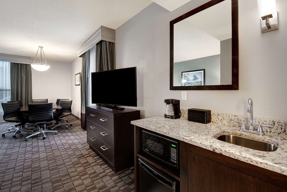 Embassy Suites by Hilton Jacksonville Baymeadows - photo 14
