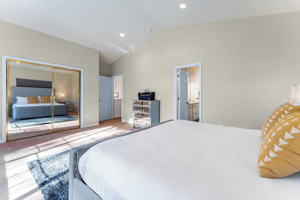 Blitzen by Avantstay Pet friendly Tahoe Retreat Near Heavenly Ski Resort - photo 3
