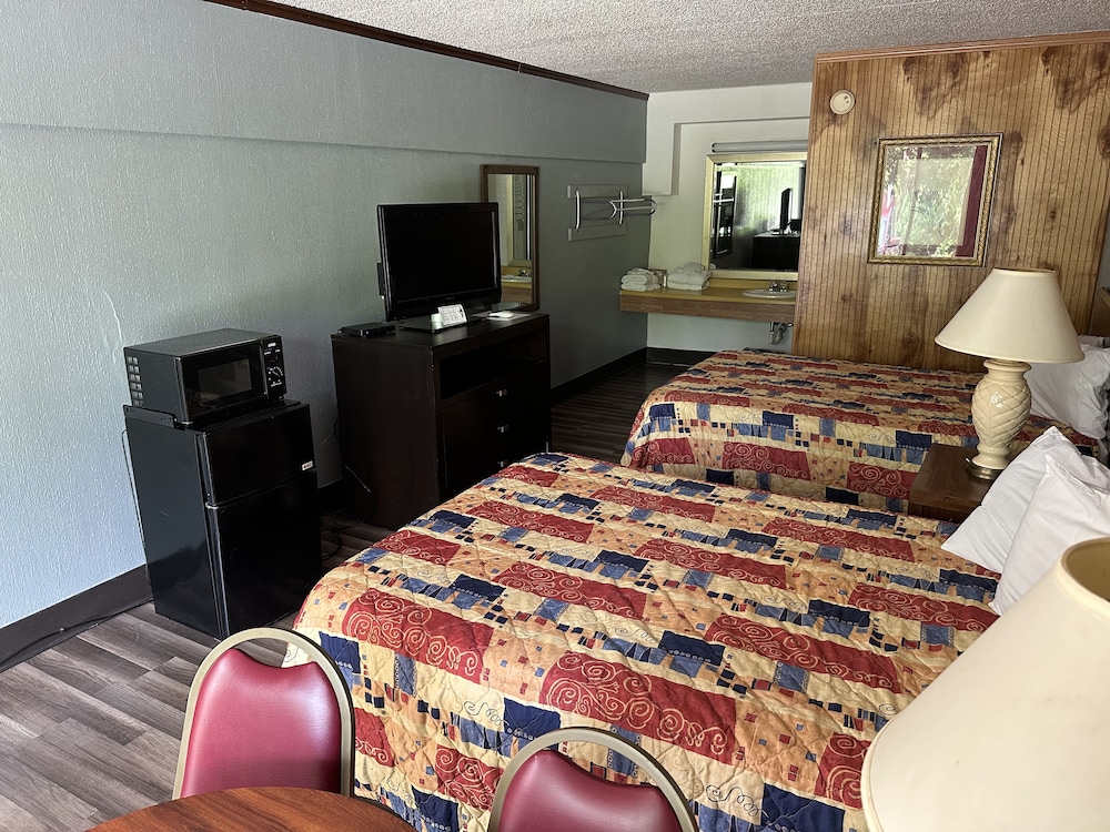 Daniel Boone Motor Inn - photo 4