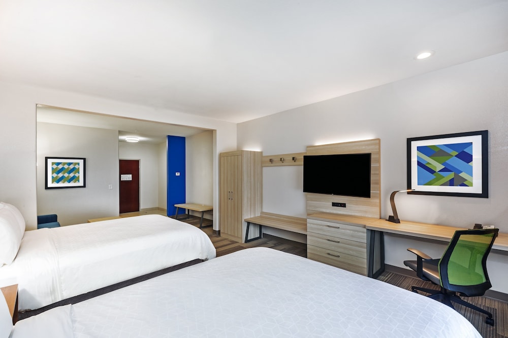 Holiday Inn Express Hotel & Suites Vidor South - photo 13