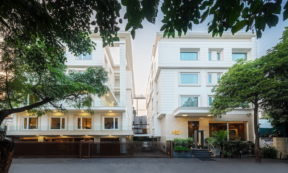 Hotel Saket 27 — 4-Star Luxury Hotel in New Delhi, India