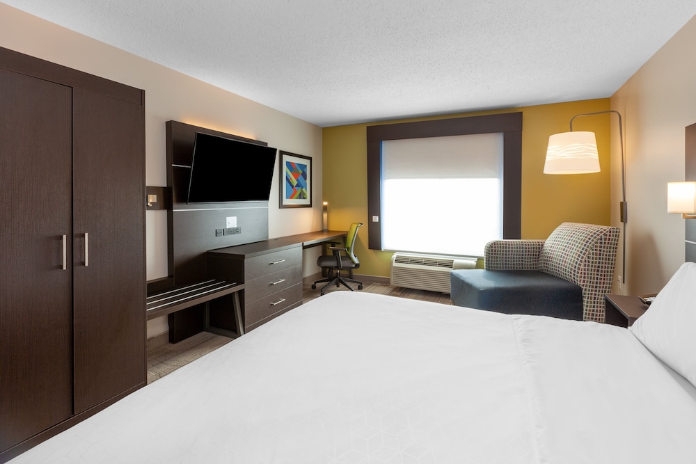 Holiday Inn Express Hotel & Suites Woodhaven by IHG - photo 12