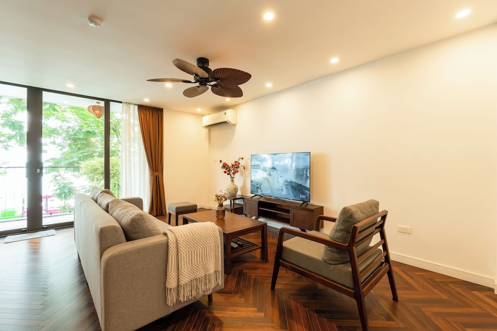 Nine Housing West lake 136 Vu Mien — 4-Star Luxury Hotel in Hanoi, Vietnam