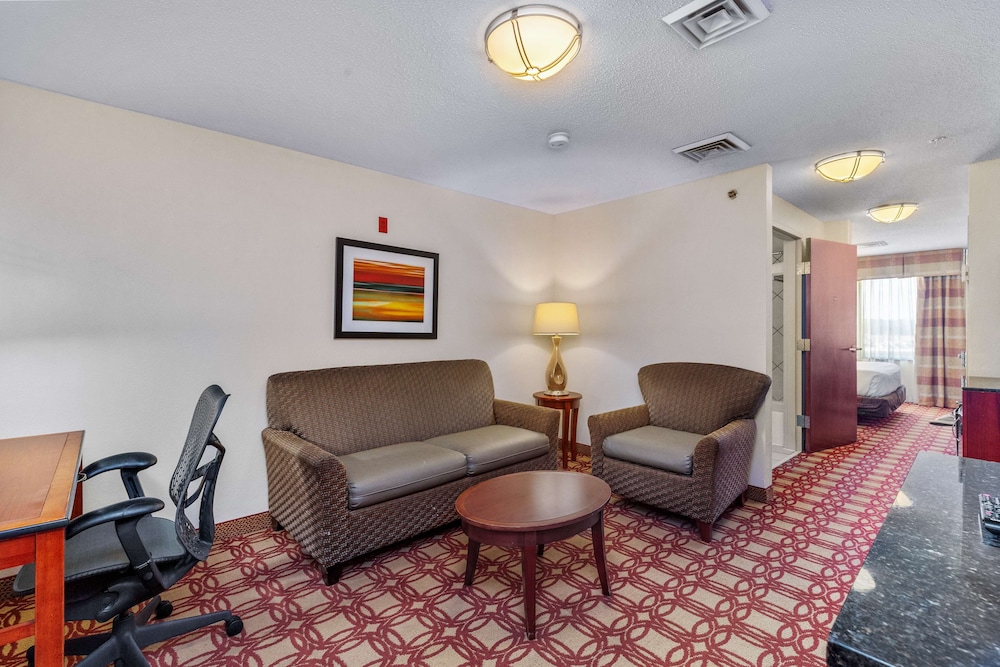 Hilton Garden Inn Starkville - photo 40