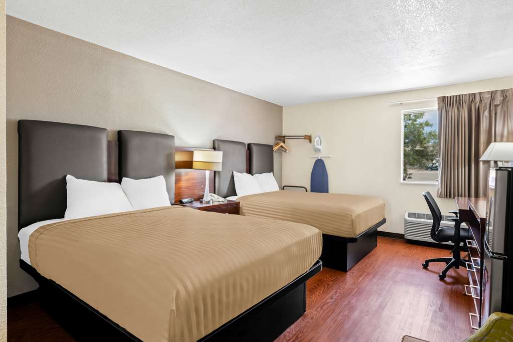 Econo Lodge Emporia - photo 16