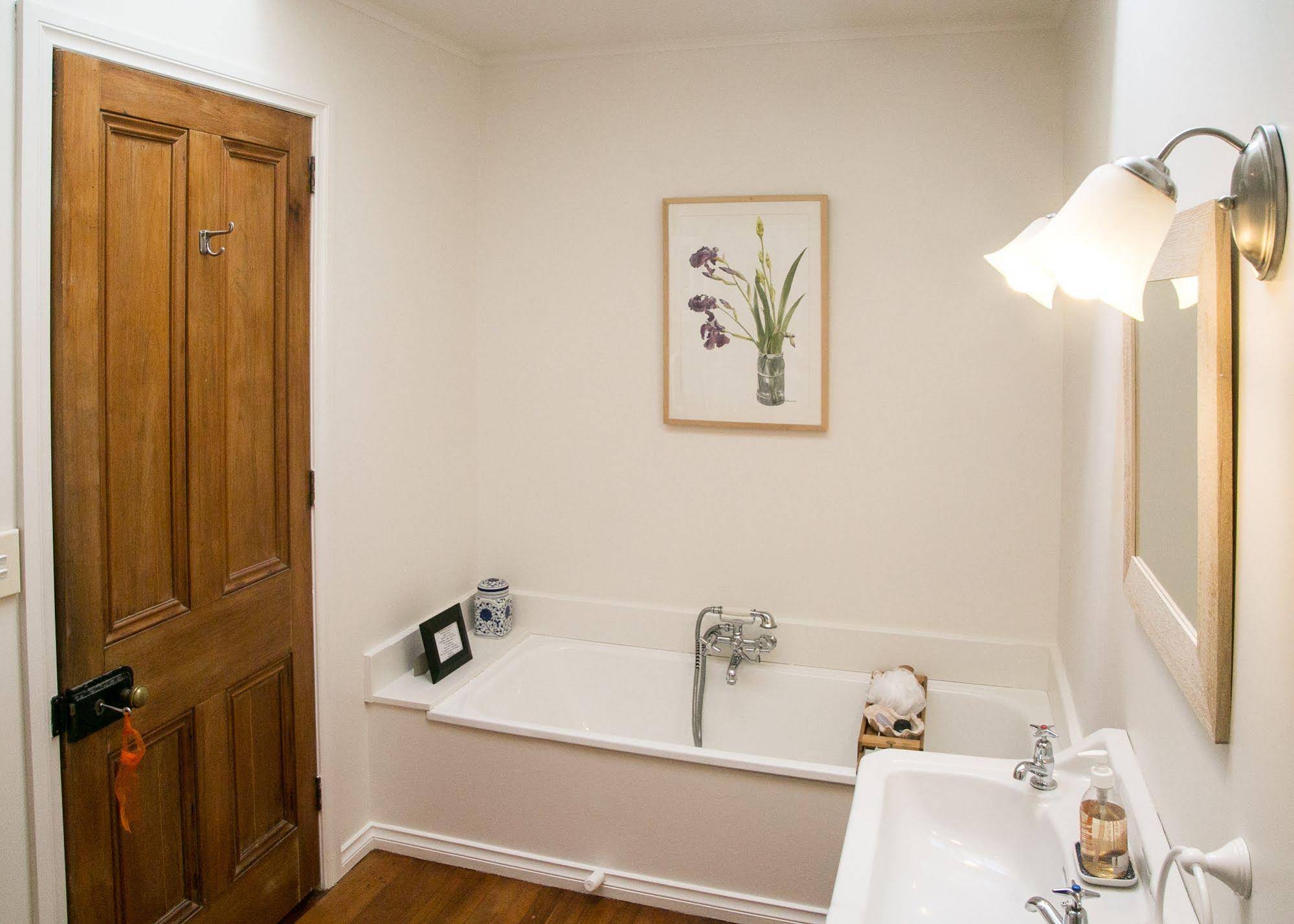 Plum Tree House and Quince Cottage — 4-Star Luxury Hotel in Mapua, New Zealand