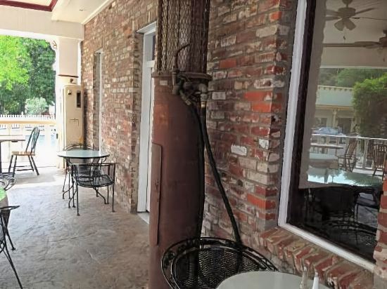 Jamestown Hotel - photo 8