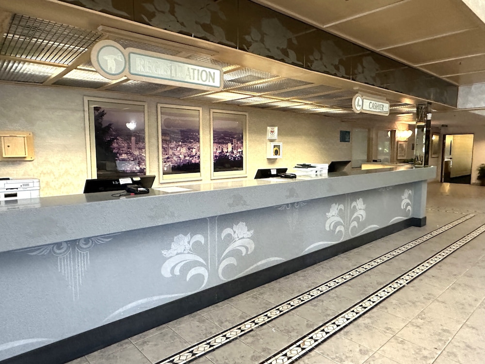 Sojourn Suites Portland Airport - featured photo