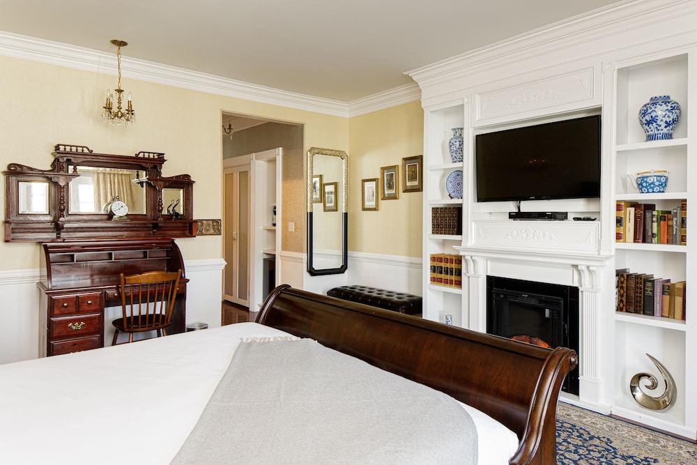The Litchfield Inn - photo 45