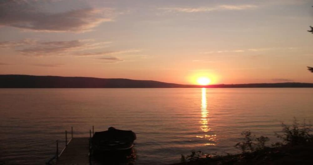 Pine Valley Resort in Deep River, Canada