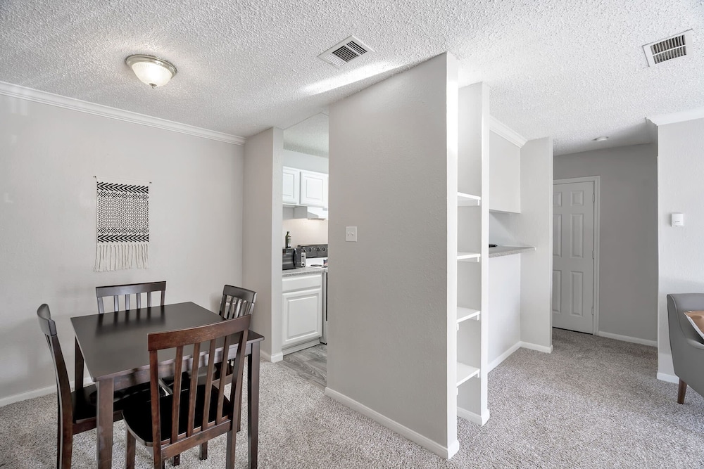Relaxing Quaint 1BR in Heart of Midland - photo 33