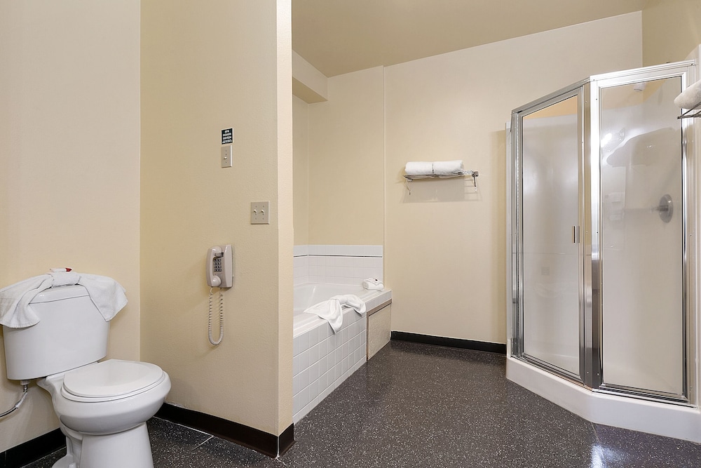 Days Inn by Wyndham Ellensburg - photo 20