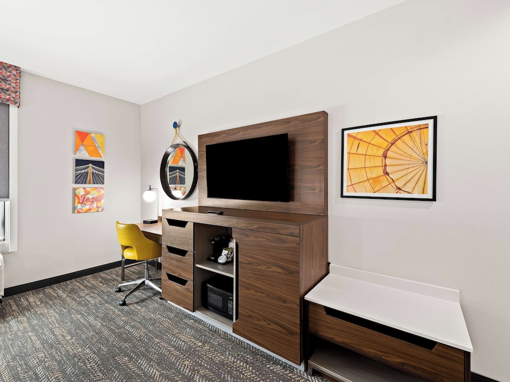 Hampton Inn Longview - photo 16