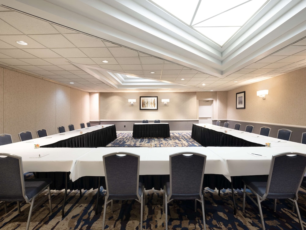 Embassy Suites by Hilton Baltimore Hunt Valley - photo 44