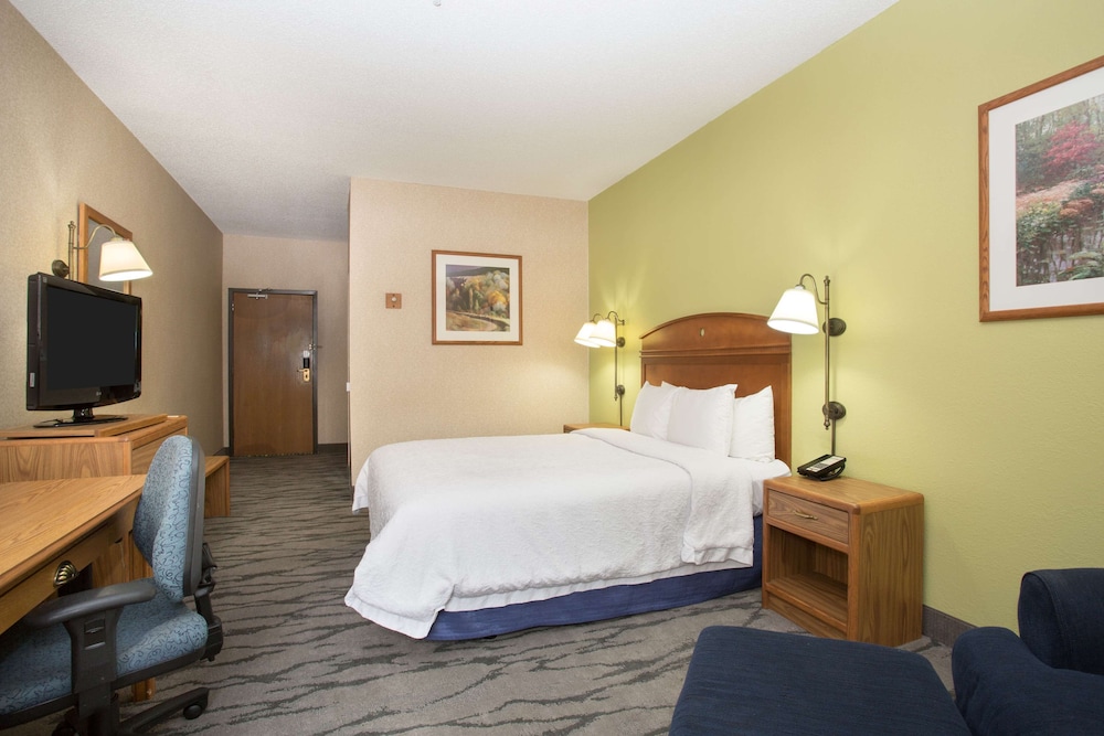 Baymont by Wyndham Thornton - photo 7