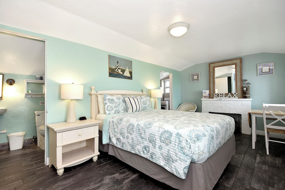 Shoreline Suites & Cabana Cottages - photo 52