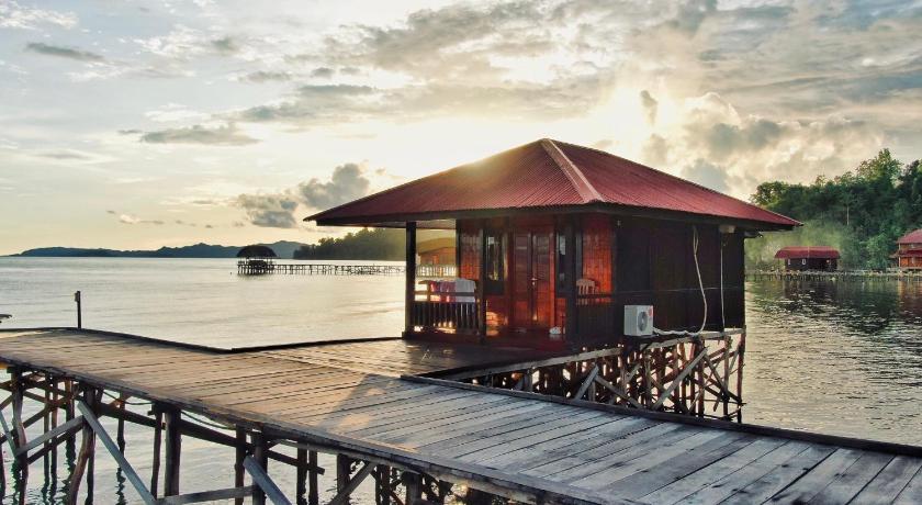 Coriana Dive Resort — hotel in Waisai