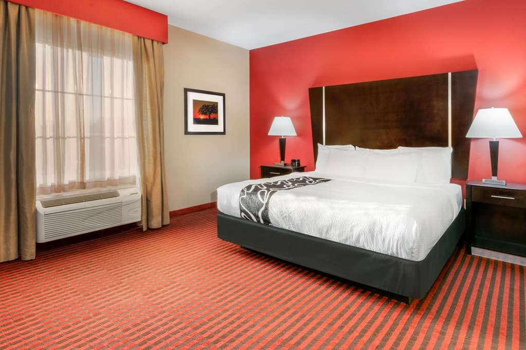 La Quinta Inn & Suites by Wyndham Boutte - photo 22