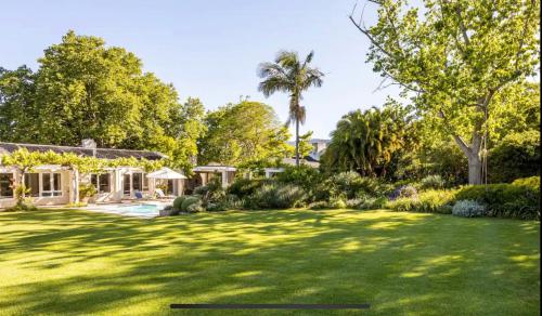 Guest suite Leafy Constantia Guest Cottages