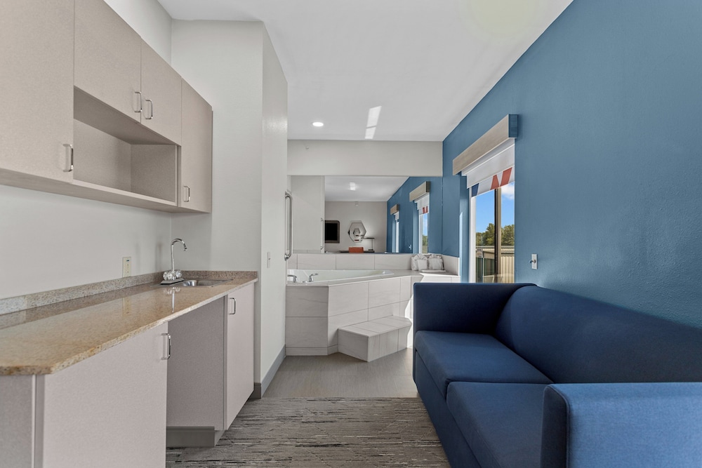 Holiday Inn Express Crockett by IHG - photo 18