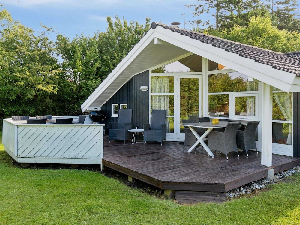 Near Beach Center Quiet And Secluded Lot — 4-Star Luxury Hotel in Slagelse, Denmark