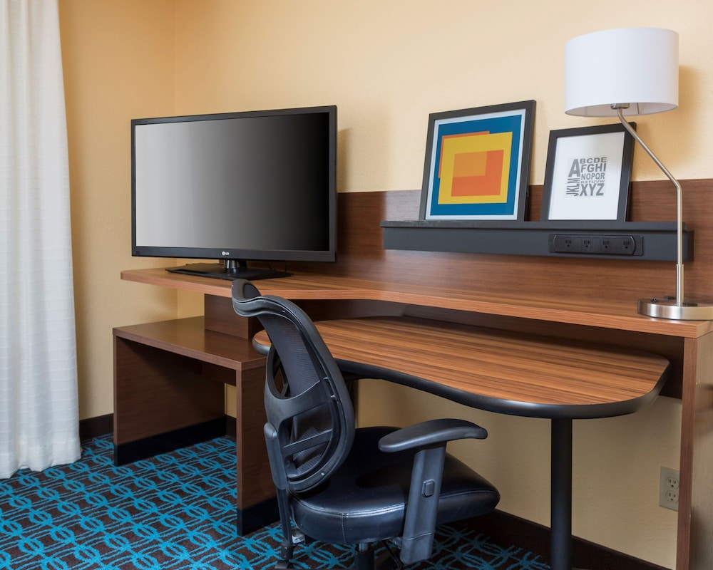 Fairfield Inn & Suites Houston Intercontinental Airport - photo 7