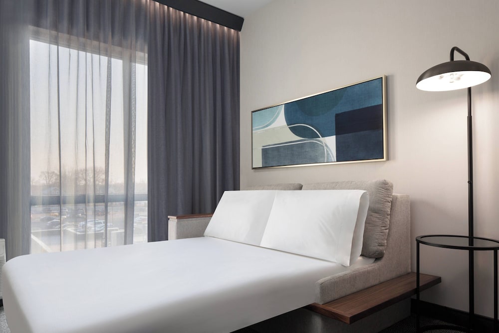 Courtyard by Marriott Lansing Downtown - photo 8