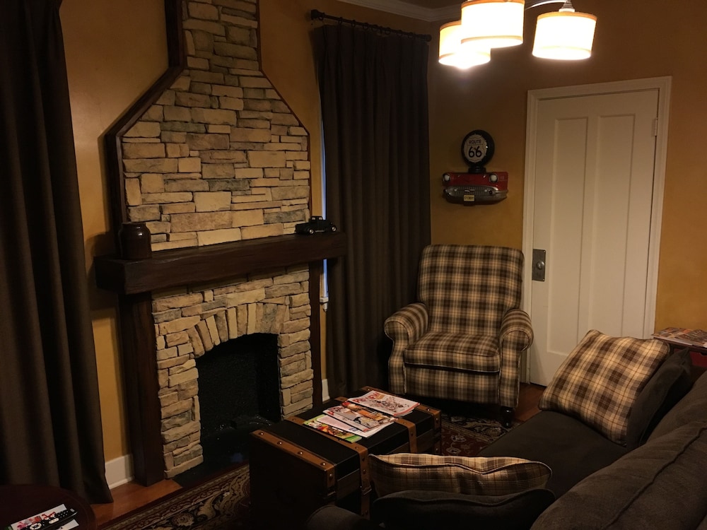 The Campbell Hotel on Route 66 - photo 38