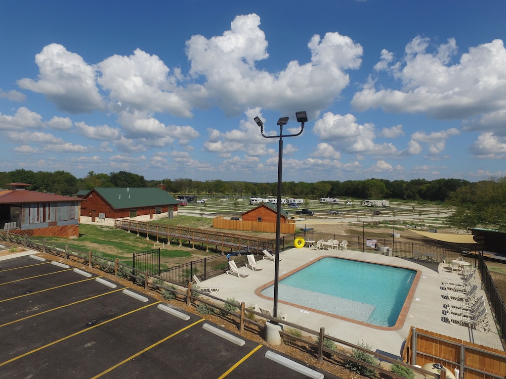 The Silver Spur Resort Campsite - photo 34
