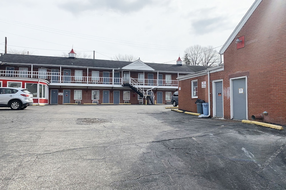 Four Keys Inn - photo 22