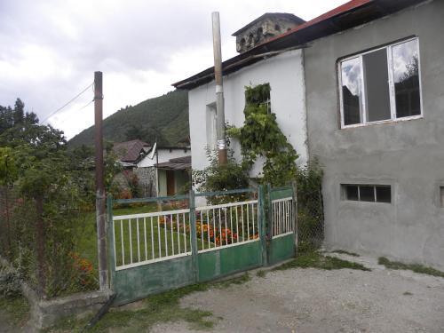 Jimsher Naveriani Guesthouse
