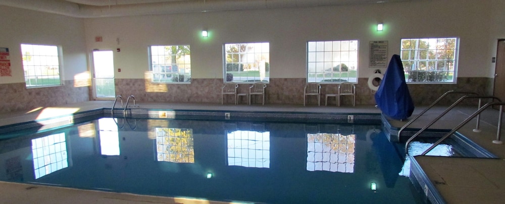 Oak Hill Inn & Suites - photo 50