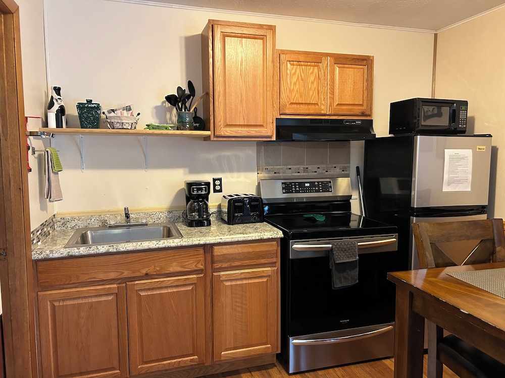 Hunter's Friend Resort - photo 40