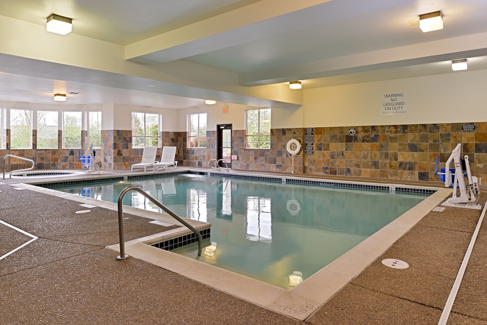 Holiday Inn Express & Suites Albany by IHG - photo 15